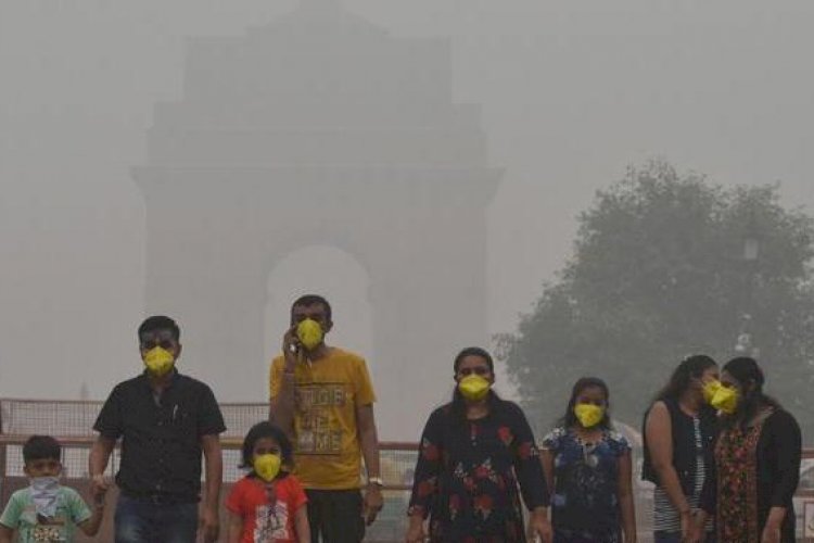 प्रदूषण के कारण दिल्ली की हवा हुई जहरीली.