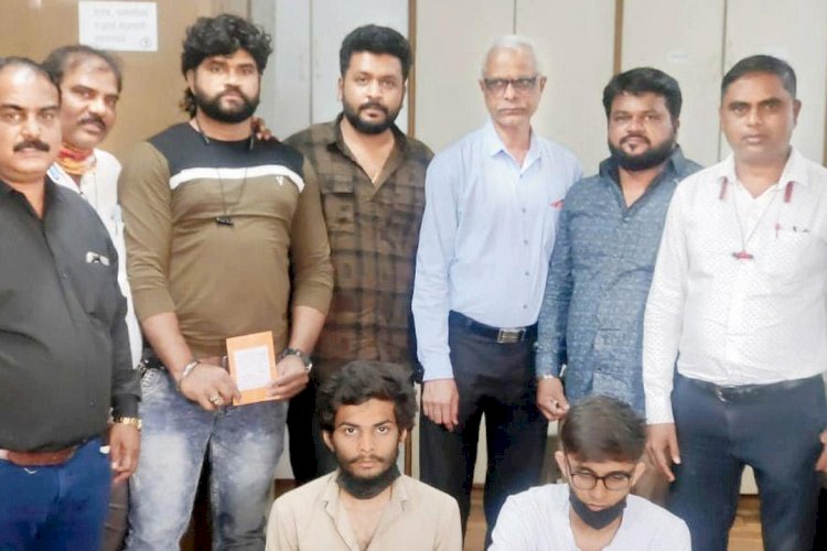 मुंबई में कोरोना वैक्सीनेशन का फर्जी सर्टिफिकेट बनाने वाले गिरोह का पर्दाफाश, 2 आरोपी गिरफ्तार
