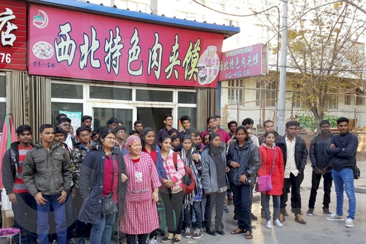 चीन में पढ़ने वाले 23,000 से ज्यादा भारतीय छात्रों का भविष्य अधर में,  समस्या का हल आश्वासनों तक सीमित