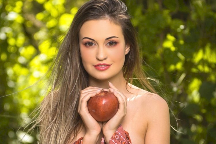 एक सेब आपकी सुंदरता में निखार ला सकता है, जानिये कैसे