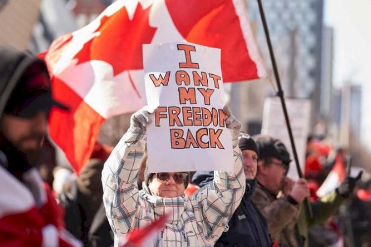 कनाडा: कोविड-19 पाबंदियों के विरोध में प्रदर्शनकारियों और पुलिस के बीच झड़प, कई गिरफ्तार  