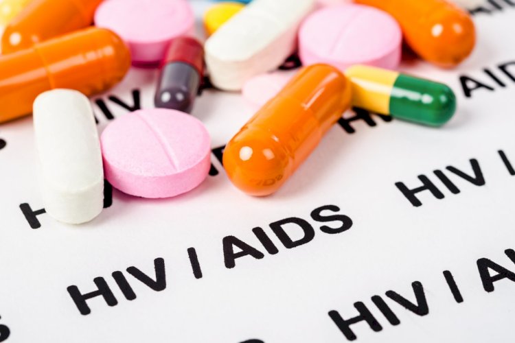 एंटीरेट्रोवायरल दवाओं की कमी से जूझ रहे एचआईवी मरीज