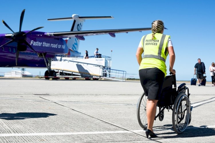 चौधरी चरण सिंह अंतरराष्ट्रीय हवाई अड्डे ने मोटर चालित व्हीलचेयर सेवा शुरू