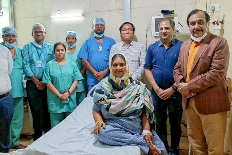 सहारा हॉस्पिटल में हृदय रोग विशेषज्ञों ने जटिल सर्जरी से बचाई बुजुर्ग महिला की जान