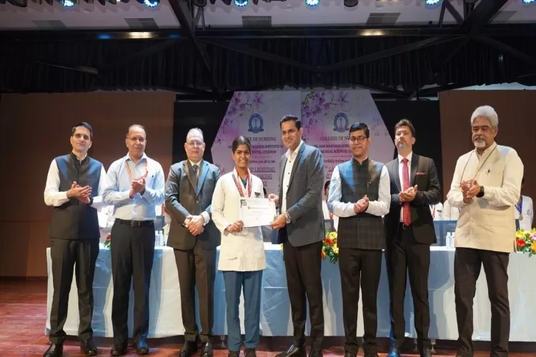 लोहिया संस्थान में बीएससी नर्सिंग प्रथम वर्ष के बैच का शपथ ग्रहण समारोह  