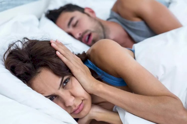 नींद में खर्राटे लेते हैं तो हो जाएं सावधान, स्लीप एप्निया की हो सकती है बीमारी