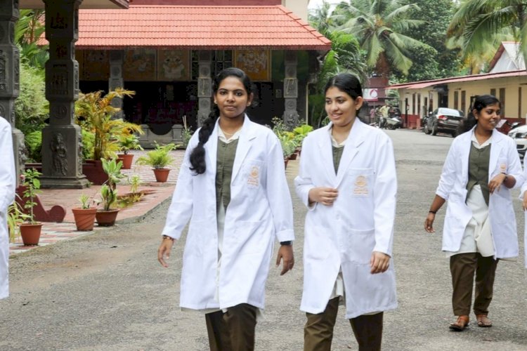 उत्तर प्रदेश में 12 निजी आयुर्वेदिक मेडिकल कॉलेजों की मान्यता रद्द