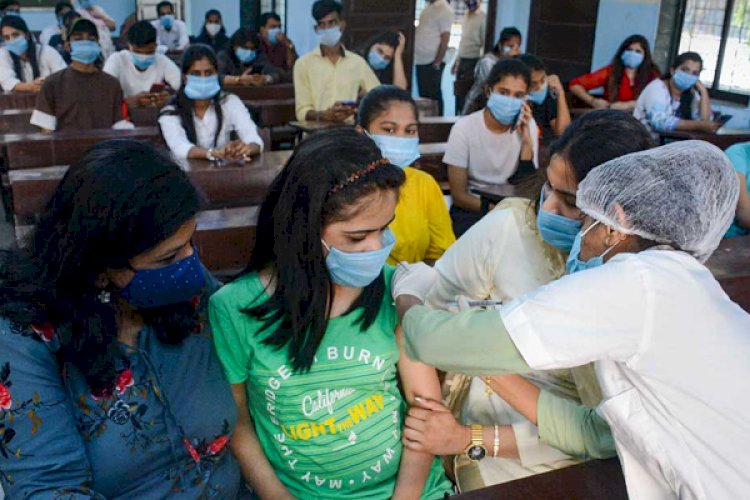 केंद्रीय स्वास्थ्य मंत्री ने टीकाकरण अभियान में सक्रिय भागीदारी के लिए किशोरों को दी बधाई