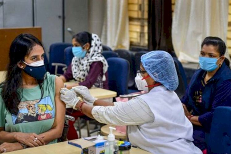 कोविड टीकाकरण में यूपी देश में पहले स्थान पर, अब तक 33 करोड़ खुराक दी गई