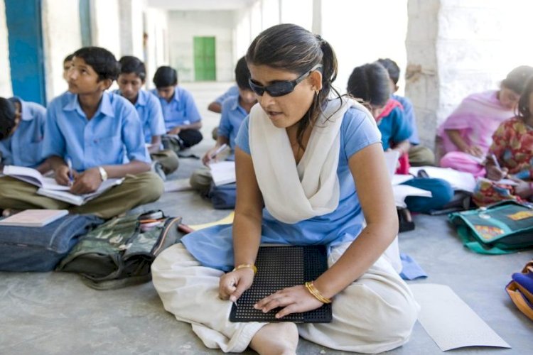 दृष्टि-विकारों से पीड़ित बच्‍चों के लिए साइटसेवर्स और ऑरेकल इंडिया ने किया गठबंधन