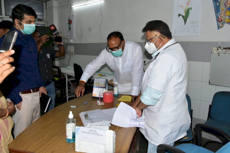 उपमुख्यमंत्री ब्रजेश पाठक ने किया रानी लक्ष्मीबाई अस्पताल का निरीक्षण