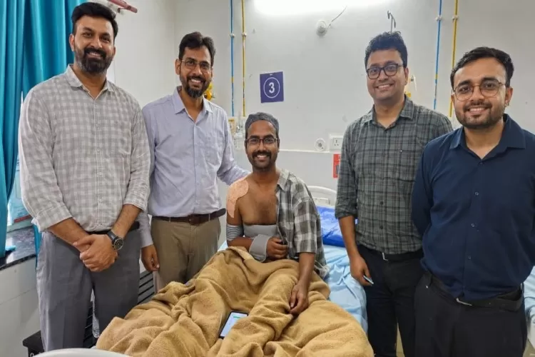 5-40 बार कंधा खिसकने से परेशान युवाक का आर्थ्रोस्कोपिक बोन ब्लॉक सर्क्लाज से सफल उपचार