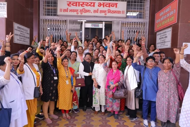 राजकीय नर्सेस संघ का मांगों को लेकर महानिदेशालय पर धरना-प्रदर्शन  